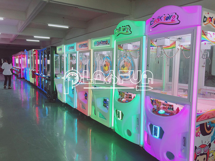 Playfun amusement park  Coin operated crazy toy 2 crane claw vending gift machine game