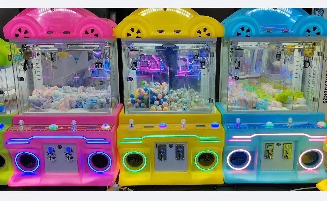 Amusement Park Coin Operated Game Small Toy Mini Claw Clip Clamp Prize Gift Vending Arcade Machine
