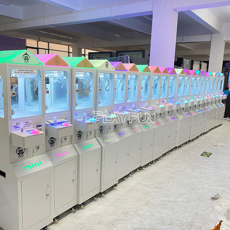 Hot Sale Commercial Coin Operated Plush Toys Claw Vending Machine Arcade Gift Mini Claw Machine with the Bill Acceptor for Sale