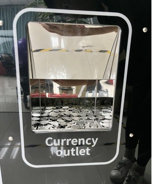 ATM Token Exchange Game Machines  with Bill and Coin  Change Token Vending Arcade LCD Machine