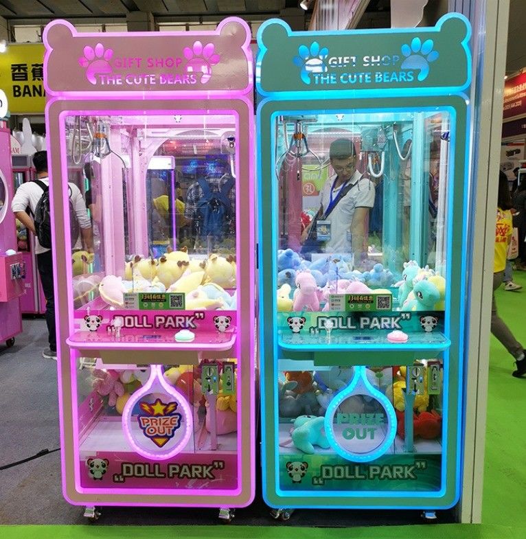 Playfun Coin Operated Games Luxury Full Transparent Doll Park pink Toy Club Candy Claw Crane Game Machine
